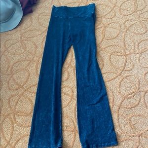 hard tail wide legged leggings